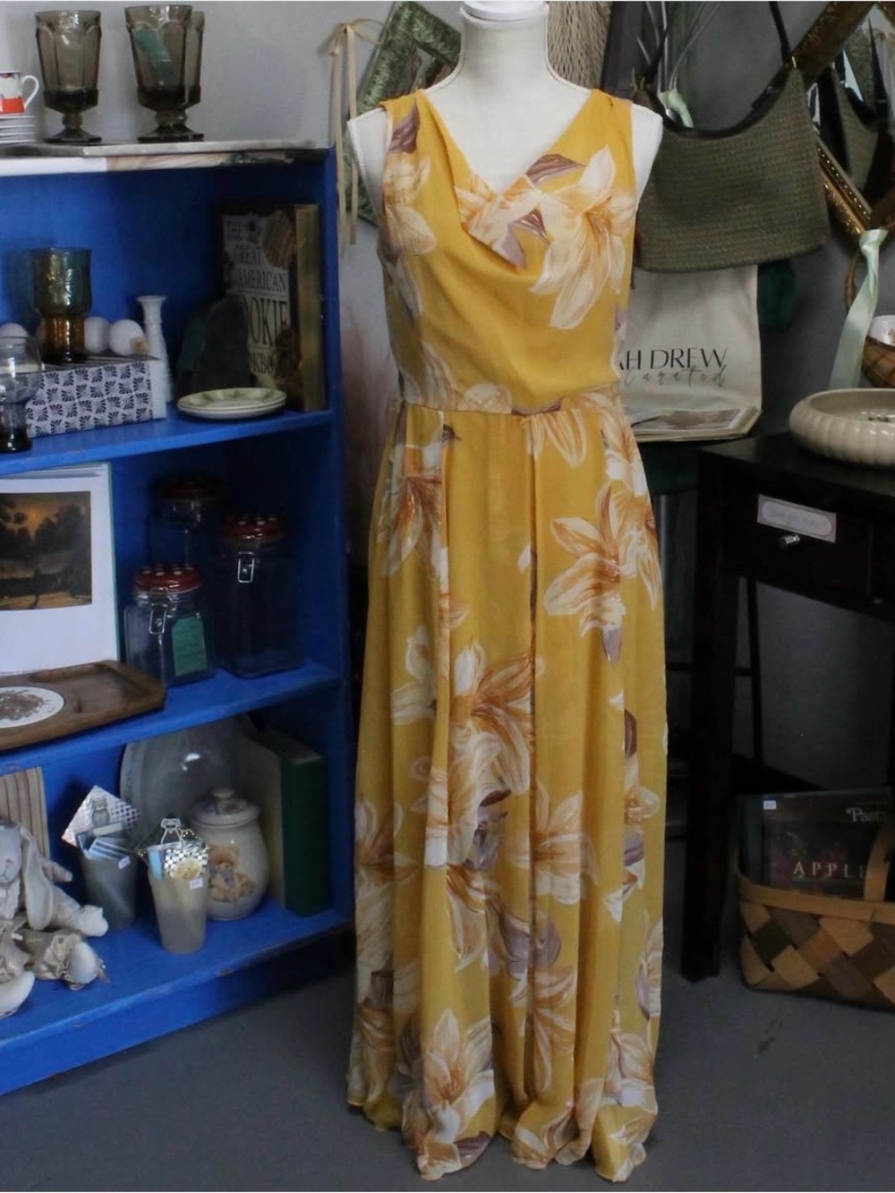 Floral Yellow Maxi Dress - Elegant Sleeveless Summer Gown - Picture 1 of 2